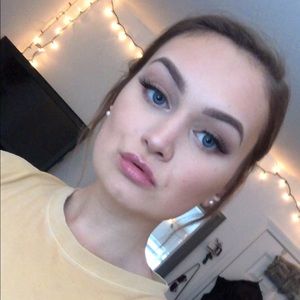 Meet your Posher, Madeline